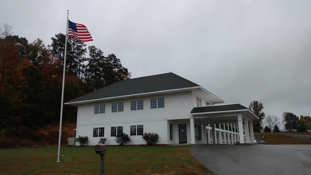 Hurricane Inn Waynesboro Exterior photo