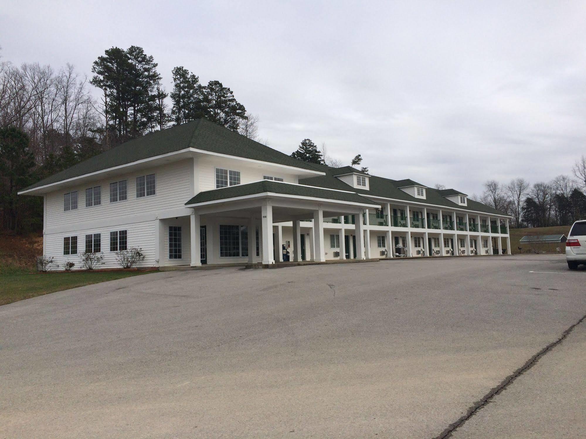 Hurricane Inn Waynesboro Exterior photo